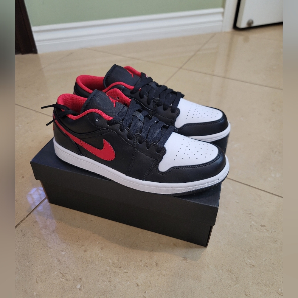 Nike Air Jordan 1 Low Sneakers